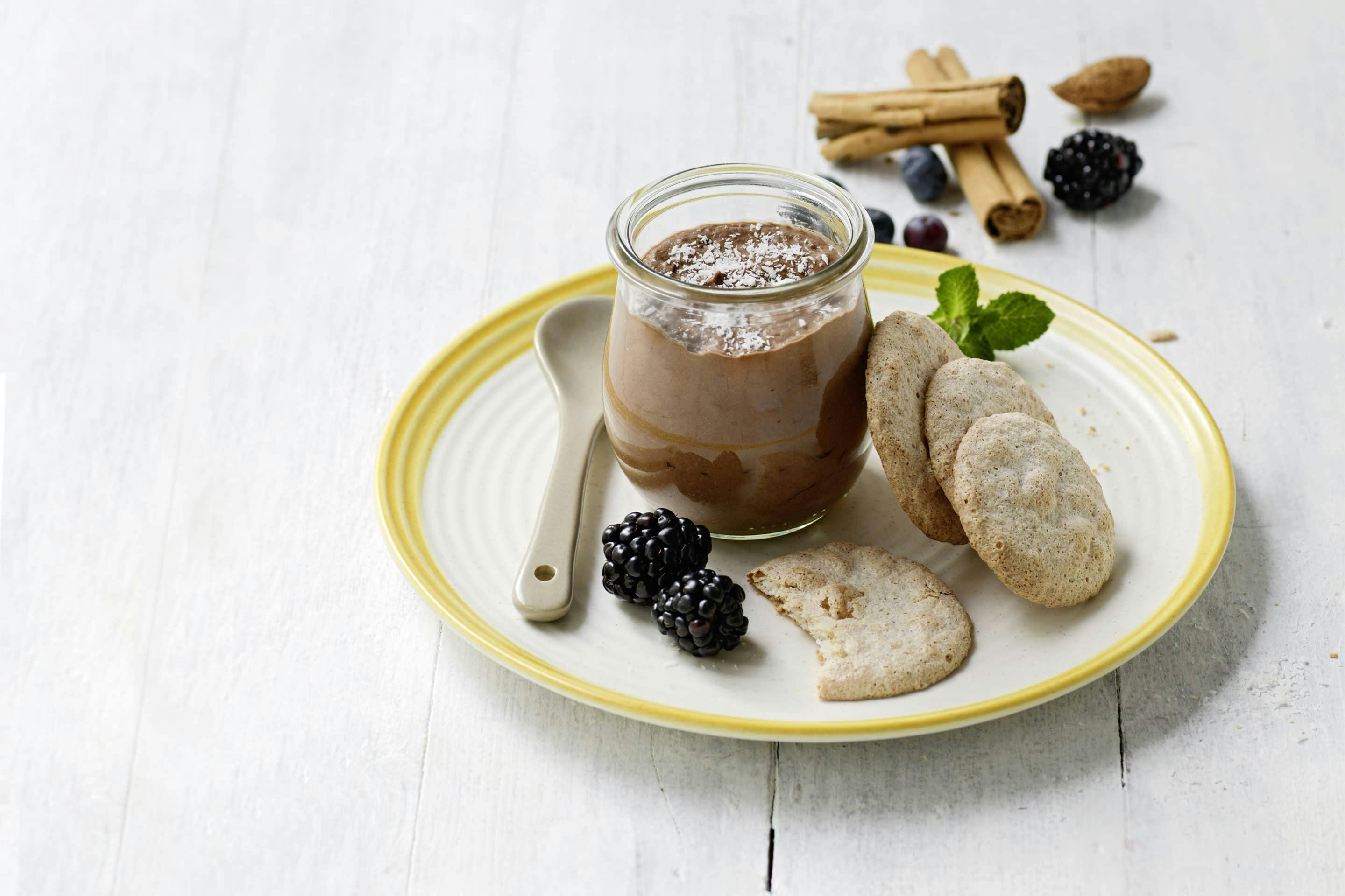 Bananen-Kokos-Creme mit VEGGY sweet und Kokos-Mandelkekse