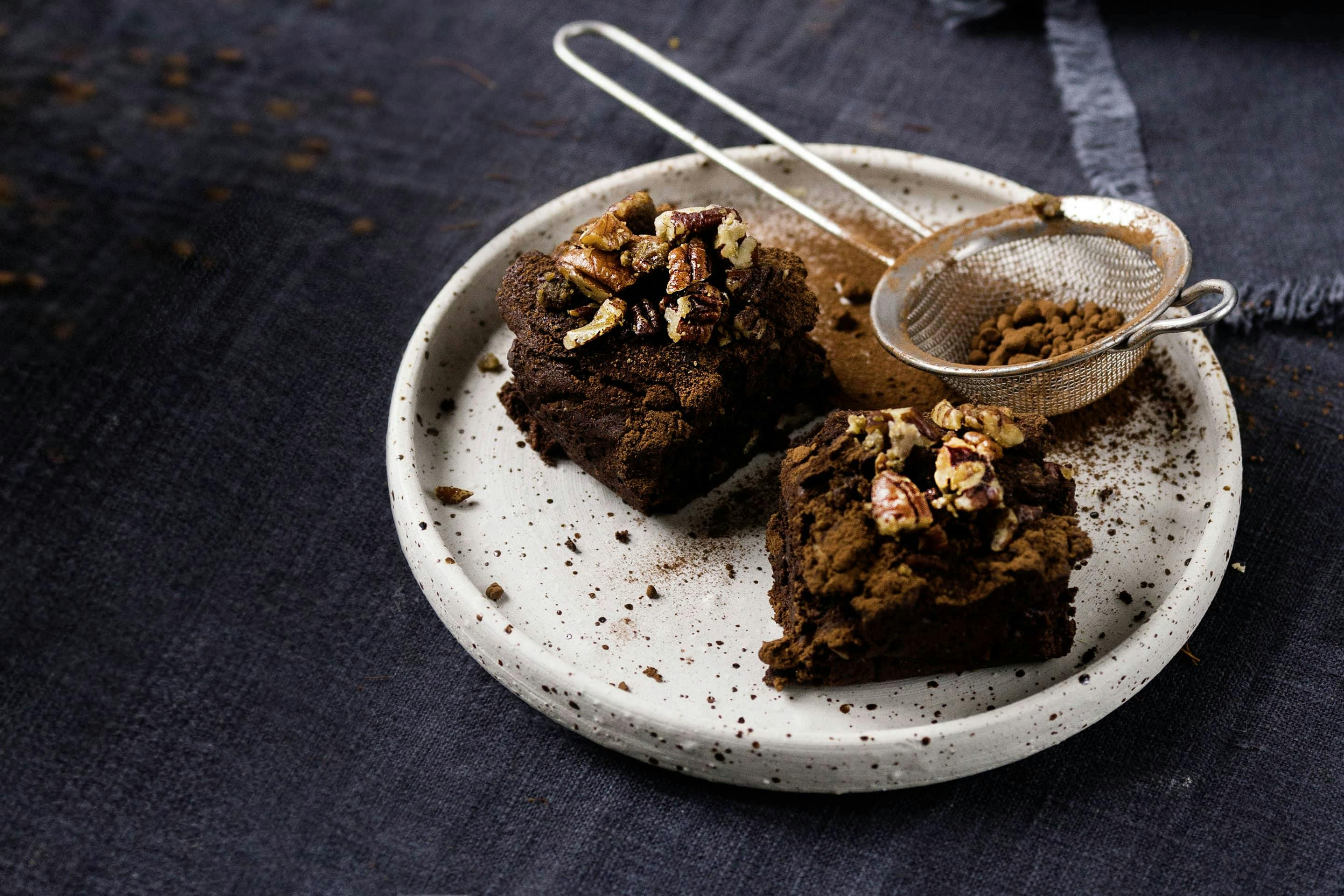 Gewürz-Brownies mit Karamell-Pekannüssen