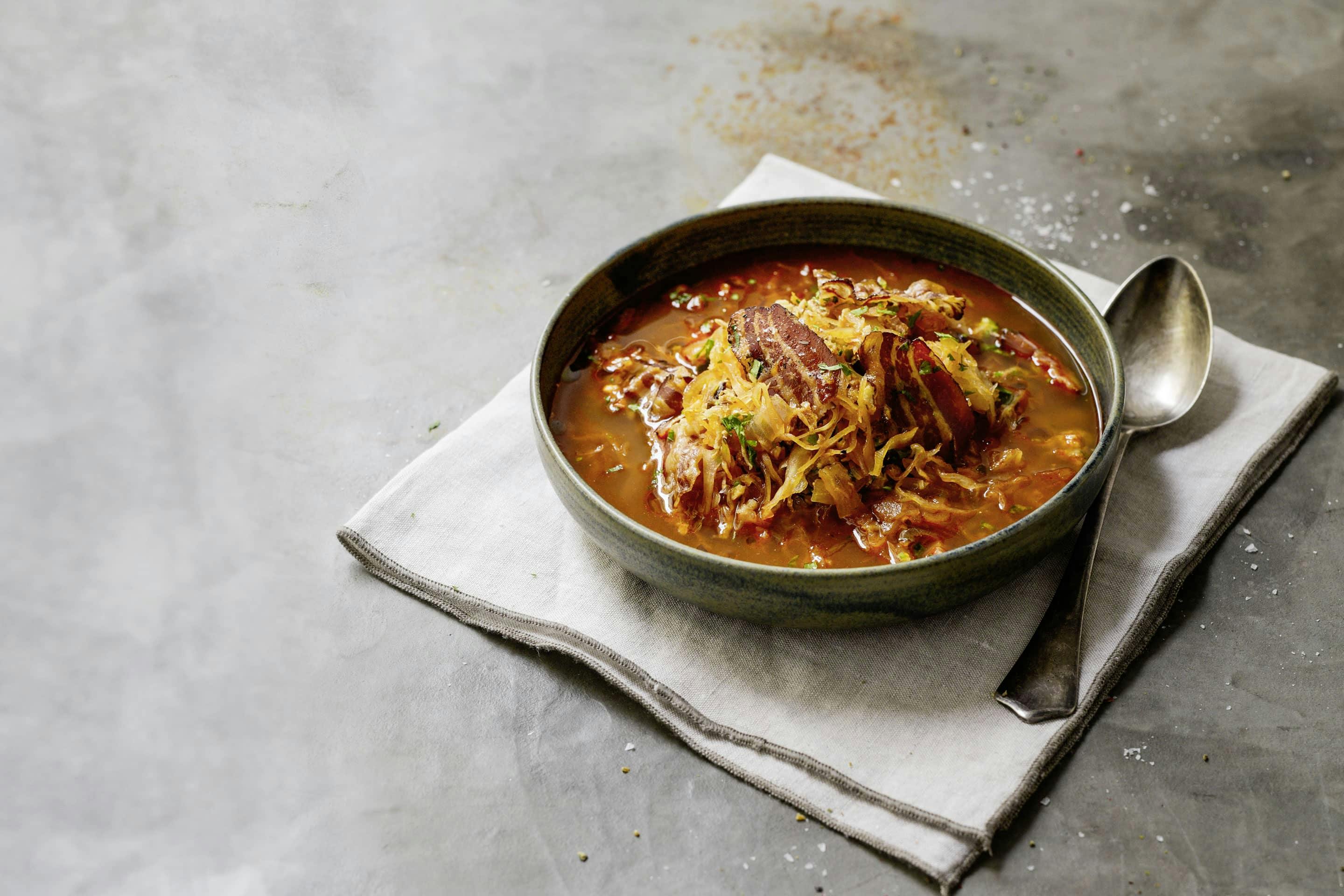 Ungarische-Paprika-Sauerkrautsuppe mit Bacon